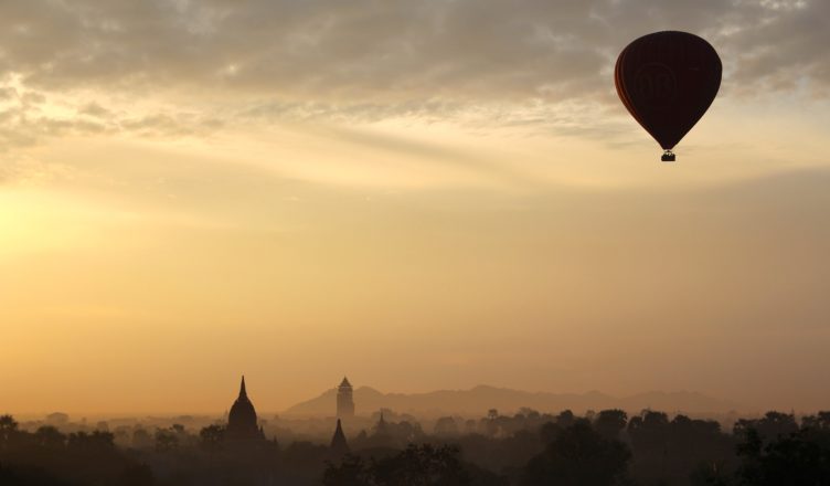 balloon duel